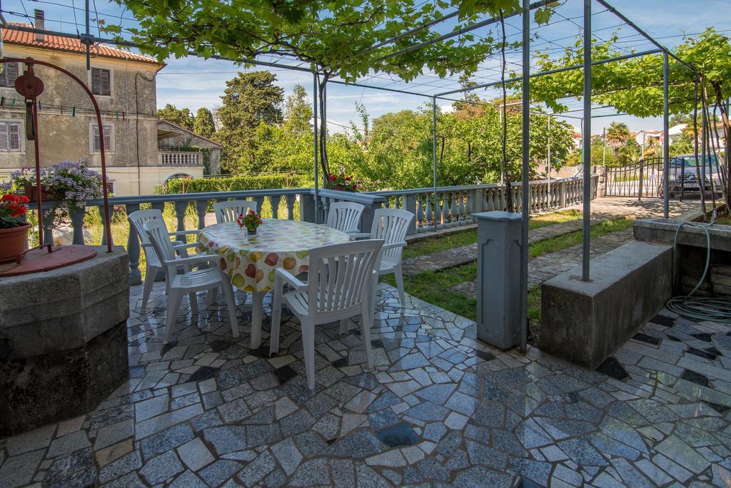 Apartment Ana 1 Malinska Exterior photo