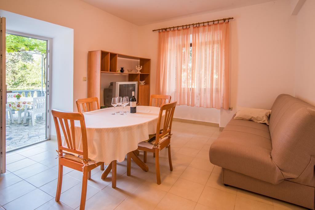 Apartment Ana 1 Malinska Exterior photo
